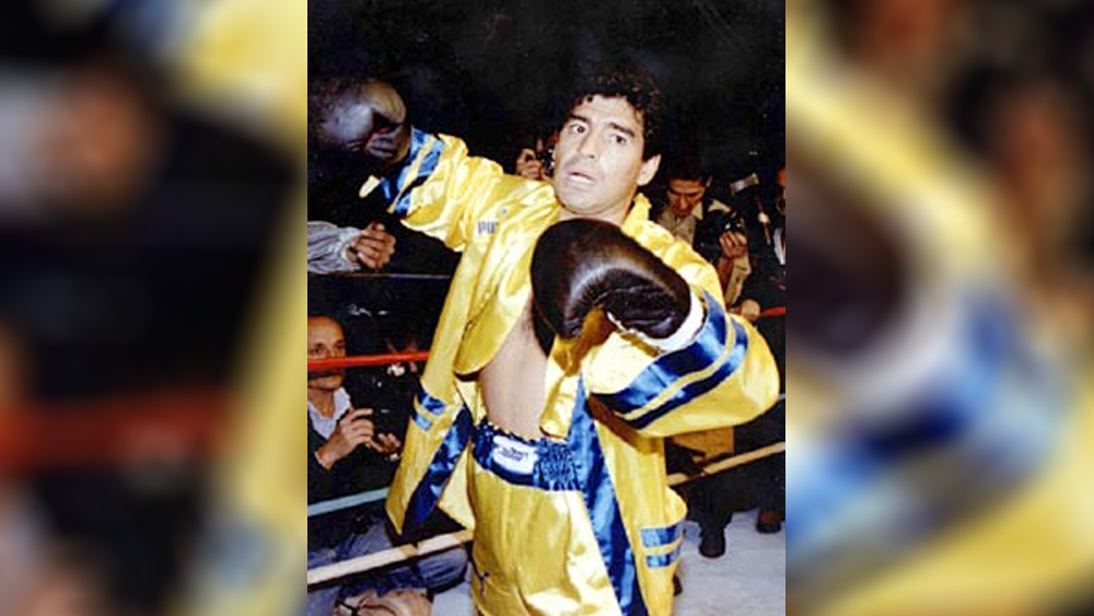 বাড়িতেই হৃদরোগে আক্রান্ত হয়ে প্রয়াত হন মারাদোনা। তবে ফুটবলপ্রেমীদের কাছে তিনি হারিয়েছেন শুধু চোখে। আর্জেন্টিনার জাতীয় টুপি মাথায় দেওয়া ১৬ বছরের কিশোর এখনও রাজপুত্র হয়ে খেলে চলেছেন। তাঁকে ঘিরেই বেঁচে থাকে ফুটবলপাগল বাঙালির রূপকথার নটেগাছ।