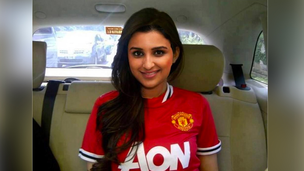 পারিবারিক আর্থিক অবস্থা ভাল হওয়া সত্ত্বেও তিনি পড়া চলাকালীন উপার্জন করতে শুরু করেন। ম্যাঞ্চেস্টার ইউনাইটেড ফুটবল ক্লাবের কেটারিং বিভাগের টিম লিডার হয়ে কাজ শুরু করেন।