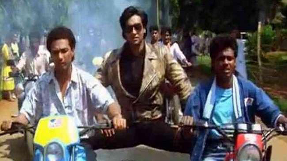 ‘ফুল অউর কাঁটে’-এর শ্যুটিংয়ের মধ্যেই অজয় দেবগণ সই করেছিলেন নাজির হেরেকরের ছবি ‘প্যায়ার ভরি ওয়াদিয়া’-য়।
(ছবি: সোশ্যাল মিডিয়া)