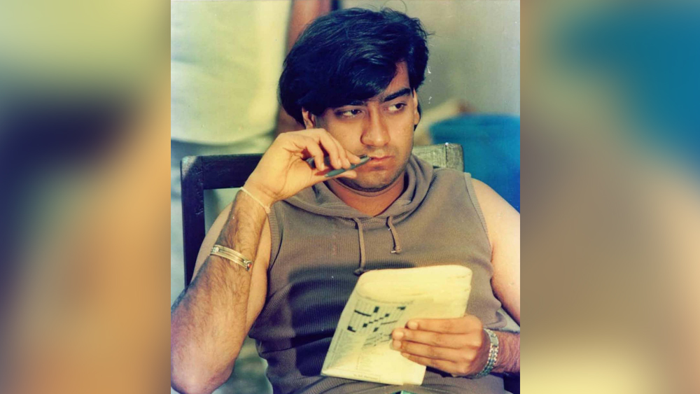 কেরিয়ারের দ্বিতীয় ছবিতে নাজির বেছে নিয়েছিলেন নবাগত অজয়কেই। এই ছবি আরও এক দিক দিয়ে তাঁর কাছে বিশেষ ছিল। কারণ এই ছবিতে নাজির তাঁর সৎ মেয়ে মাসুমাকে লঞ্চ করতে চেয়েছিলেন।  (ছবি: সোশ্যাল মিডিয়া)