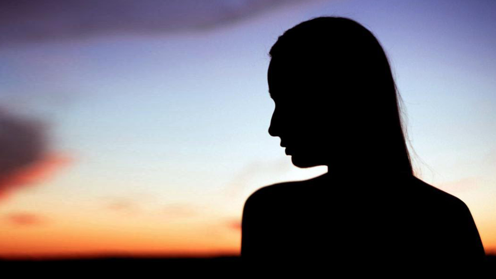 ছবির নায়িকা হওয়ার ইচ্ছে মাসুমার ছিল না। তিনি চেয়েছিলেন প্রবীণকে বিয়ে করে সংসার শুরু করতে। কিন্তু নাজিরের পরিকল্পনা ছিল অন্য রকম। তাঁর ইচ্ছে ছিল মাসুমাকে বলিউডে নায়িকা হিসেবে প্রতিষ্ঠিত করা।  (প্রতীকী ছবি)