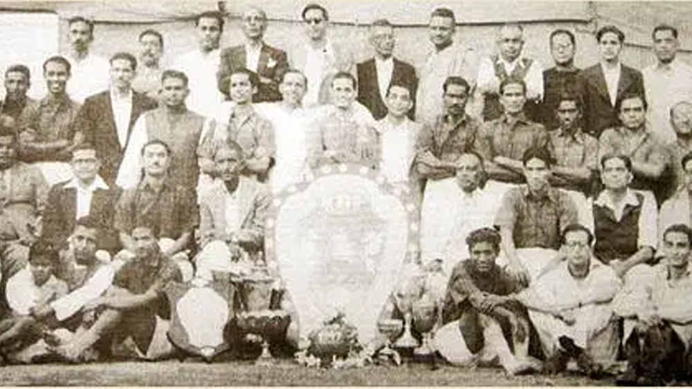 দেশের স্বাধীনতার আগে শেষ ডার্বি জেতে মোহনবাগান। ১৯৪৭ সালের শিল্ড ফাইনালে ইস্টবেঙ্গলকে ১-০ গোলে হারিয়ে শিল্ড জেতে মোহনবাগান। ১৯১১ সালের পরে দ্বিতীয় বার আইএফএ শিল্ড জেতে শিবদাস ভাদুড়ির অনুজরা।