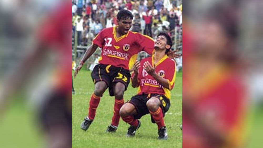 ২২ ফেব্রুয়ারি, ২০০৯। ইস্টবেঙ্গলের কোচ হয়ে এসে ইতিহাসের চাকা ঘুরিয়ে দিয়েছিলেন সুভাষ ভৌমিক। তাঁর হাতে ইস্টবেঙ্গলের রিমোট কন্ট্রোল ওঠার আগে দুই প্রধানের সাক্ষাতে শেষ হাসি তোলা থাকত মোহনবাগানের জন্য। ২২ ফেব্রুয়ারির ডার্বিতে সৈয়দ রহিম নবি জোড়া গোল করেন। বর্তমান ভারত অধিনায়ক সুনীল ছেত্রীকে দিয়ে একটি গোল করিয়েছিলেন নবি।