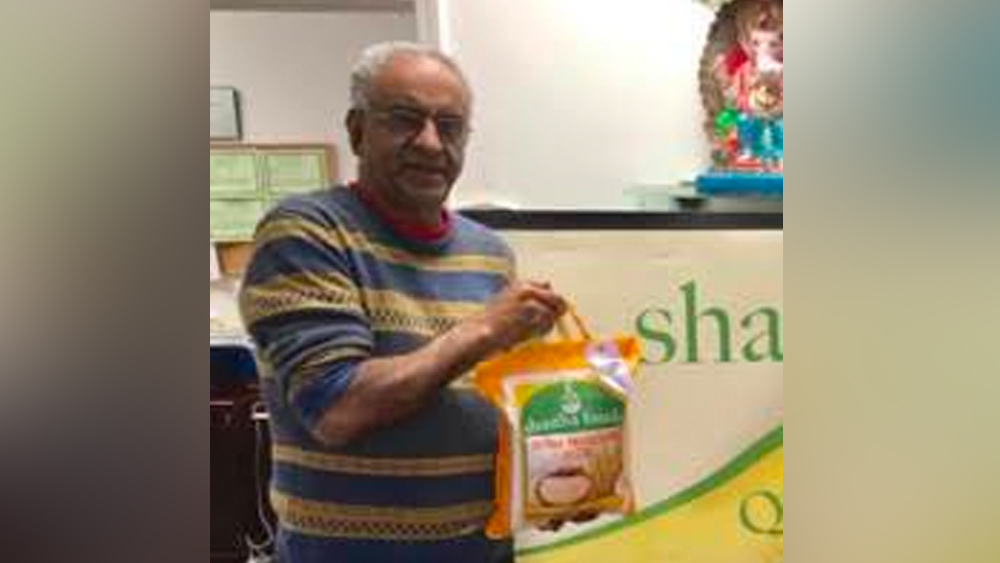 তার পরই তাঁর খাবারের ব্যবসায় আসা। আমেরিকায় চটজলদি এবং স্বাস্থ্যকর খাবারের খুব চাহিদা। সেখানে ভারতীয় গ্রাহক ধরার জন্য চটজলদি ভারতীয় খাবার তৈরির পরিকল্পনা করে ফেললেন তিনি।