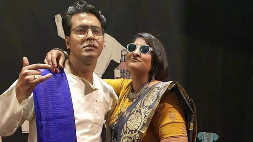 সহকর্মীদের পারফরম্যান্স-উপহারে খুব খুশি নবদম্পতি। অনুষ্ঠানে তারকার সমাবেশ তো ছিলই। কিন্তু তাঁদের মাঝেও নবদম্পতির হাসিমুখ আর সাজগোজ যেন সবকিছুকে ছাপিয়ে গিয়েছিল।