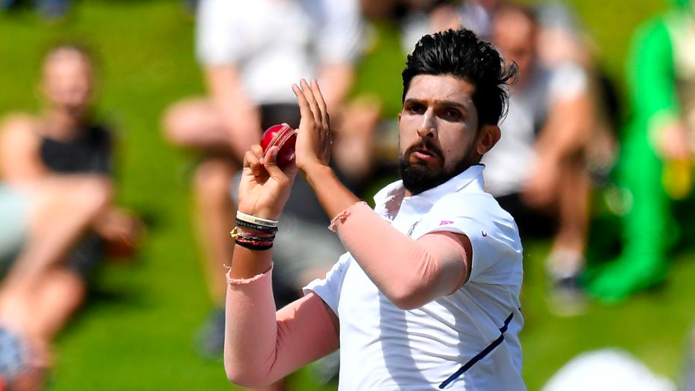 ২০০৭ সালের মে মাসে বাংলাদেশ সফরে টেস্ট দলে তিনি সুযোগ পান মুনাফ পটেলের পরিবর্ত খেলোয়াড় হিসেবে। কেরিয়ারে ৯৭ টেস্টে এখনও অবধি উইকেট পেয়েছেন ২৯৭টি। সেরা ৭/৭৪। ব্যাট হাতে সর্বোচ্চ ৫৭। ওয়ান ডেতে ৮০টি ম্যাচে উইকেট শিকার ১১৫টি। সেরা বোলিং ৪/৩৪। রান করেছেন ৭২। সর্বোচ্চ ১৩।