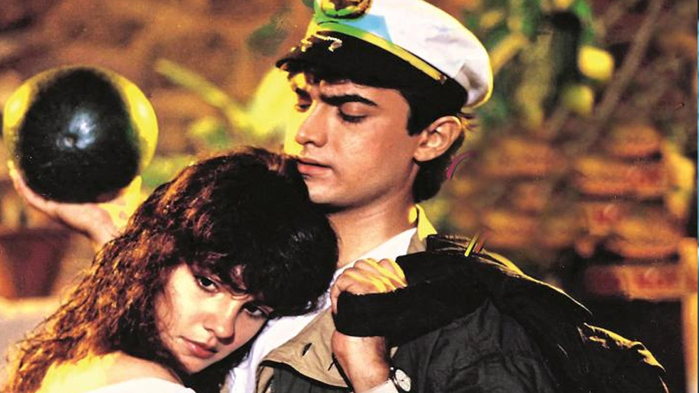 সমসাময়িক নায়িকাদের তুলনায় ‘সাহসী’ পরিচয় পাওয়া পূজার প্রথম দিকে পর পর কিছু সিনেমা সুপারহিট হয়। ‘ড্যাডি’, ‘দিল হ্যায় কি মানতা নহিঁ’, ‘সড়ক’, ‘স্যর’, ‘জুনুন’-সহ একাধিক সুপারহিট ছবি উপহার দেন পূজা।