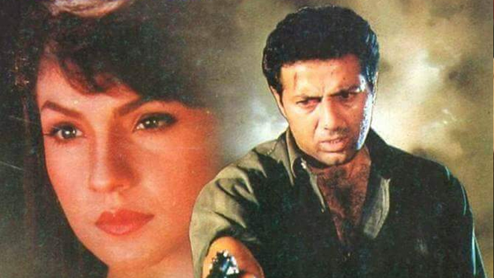 বক্স অফিসে মাঝারি হিট ছিল এই ছবিটি। সাময়িক ভাবে হলেও পূজার কেরিয়ার কিছুটা উজ্জীবিত হয়।