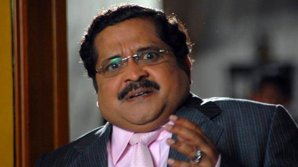 এখনও পর্যন্ত দুশোরও বেশি ফিল্মে তিনি নিজের অভিনয় পারদর্শিতা দেখিয়েছেন। থিয়েটারের মঞ্চে তাঁকে দেখে মুগ্ধ হয়েছেন দর্শকেরা।