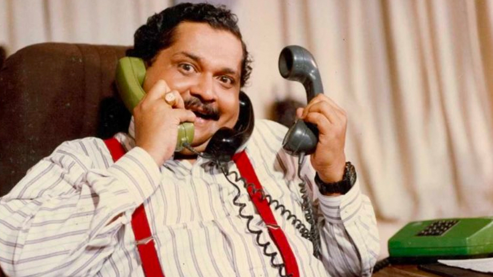 এক দিন থিয়েটার করার সময় টিকুর অভিনয় দেখে তাঁর সঙ্গে পরিচয় করেন পরিচালক কুন্দন শাহ। দূরদর্শনে সম্প্রচারিত ‘ইয়ে জো হ্যায় জিন্দেগি’-তে সুযোগ পান টিকু।