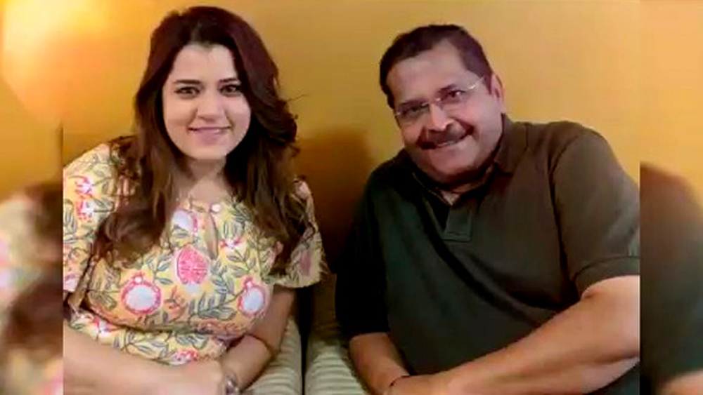 তাঁর মেয়ে শিখা তালসানিয়াও এক জন অভিনেত্রী। ২০০৯ সালে তাঁর প্রথম ছবি ‘ওয়েক আপ সিড’। এর পর আরও কয়েকটি ফিল্মে দেখা গিয়েছে তাঁকে।