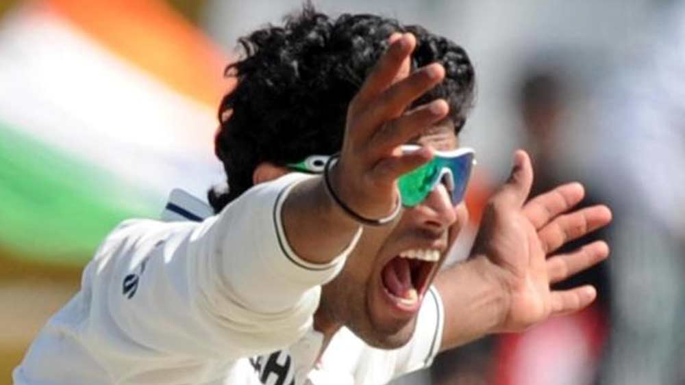 বাঁ হাতি স্পিনার জাডেজার দুরন্ত ফিল্ডিংও ভারতীয় দলের অন্যতম সম্পদ। টেস্টে তাঁর অভিষেক ২০১২ সালের ডিসেম্বরে, ইংল্যান্ডের বিরুদ্ধে। প্রথম ওয়ান ডে খেলেছিলেন তারও ৩ বছর আগে। ২০০৯ সালে নিউজিল্যান্ডের বিরুদ্ধে।