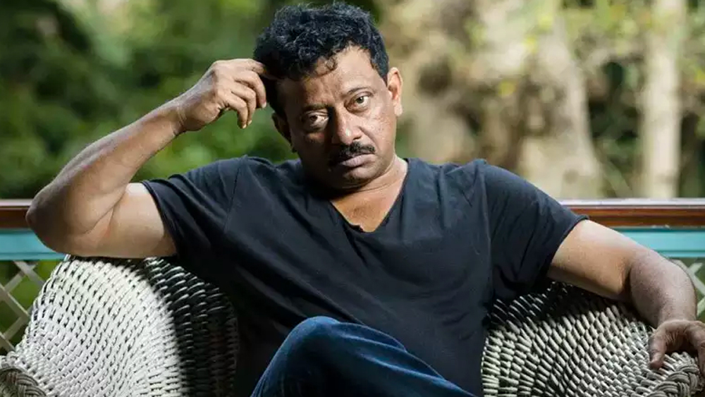 পরিচালক রামগোপাল বর্মার ইউনিটে সহকারী পরিচালক হিসেবে কাজ করেছেন মল্লার পটেকর।