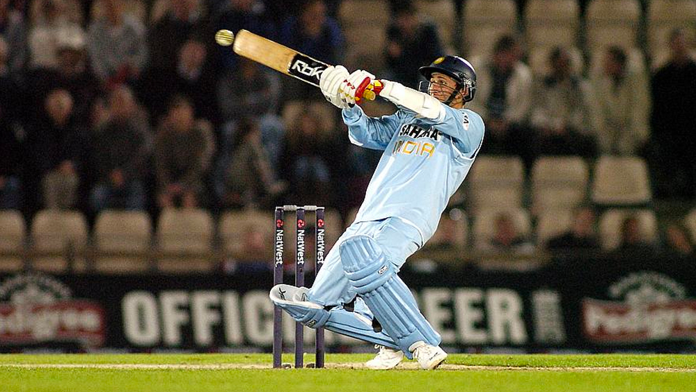 বেশ কিছু গুরুত্বপূর্ণ ম্যাচে ঝলসে উঠলেও ফর্মের ধারাবাহিকতার অভাবে ব্যাহত হয়েছে তাঁর কেরিয়ার। ২০১৩ সালে ক্রিকেট থেকে অবসর নেন তিনি। এখন তাঁকে দেখা যায় ক্রিকেট অ্যানালিস্টের ভূমিকাতেও।