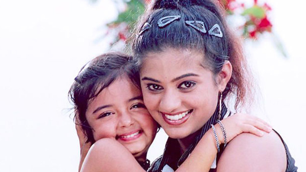 ইন্ডাস্ট্রি এবং দর্শকমহলে জনপ্রিয়তার শিখরে থাকার সময়ে তরুণী অংশ নেয় টেলিভিশন শো ‘ক্যায়া আপ পাঁচভি পাস সে তেজ হ্যায়’-এ।