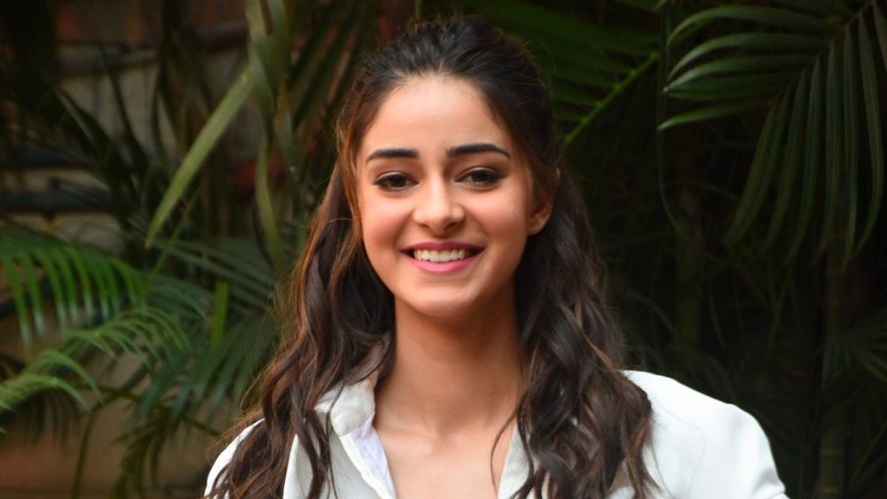 ইতিমধ্যেই বলিউডের মন জয় করে নিয়েছেন অনন্যা। চাঙ্কি পাণ্ডের এই মেয়েকে বেশ কয়েকটি ফিল্মে দেখা গিয়েছে ইতিমধ্যেই।