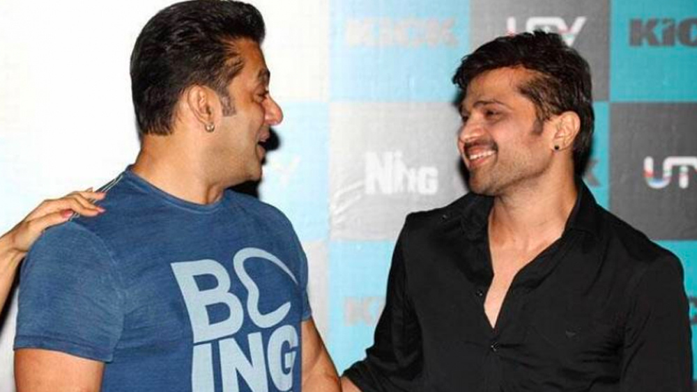 হিমেশের বাবা এক জন গুজরাতি মিউজিক কম্পোজার। তবে হিমেশের কেরিয়ারে তাঁর বাবার অবদান তেমন নেই। বলিউডে হিমেশতে সুযোগ করে দিয়েছিলেন সলমন।