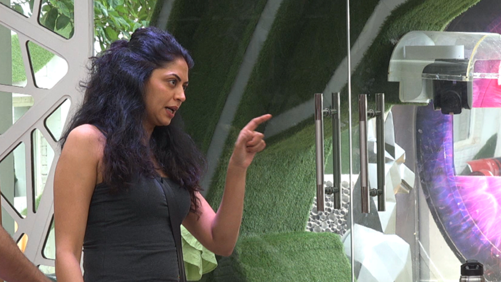 এর পর কবিতার বাদ যাওয়া ছিল সময়ের অপেক্ষা। মাত্র ১ সপ্তাহের মধ্যেই শেষ হল তাঁর বিগ বস অভিযান।