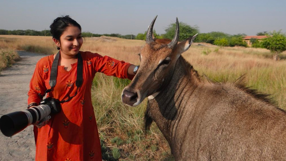 পৃথিবীর ৮০টি দেশের আলোকচিত্রীদের মোট ৫০ হাজার ছবির মধ্যে বেছে নেওয়া হয়েছে ১০০টি ছবি। তার মধ্যে আছে ঐশ্বর্যার তোলা ছবিটিও। প্রথম মহিলা ভারতীয় আলোকচিত্রী এবং কনিষ্ঠতম প্রতিযোগিনী হিসেবে এই সম্মান পেলেন তিনি।
