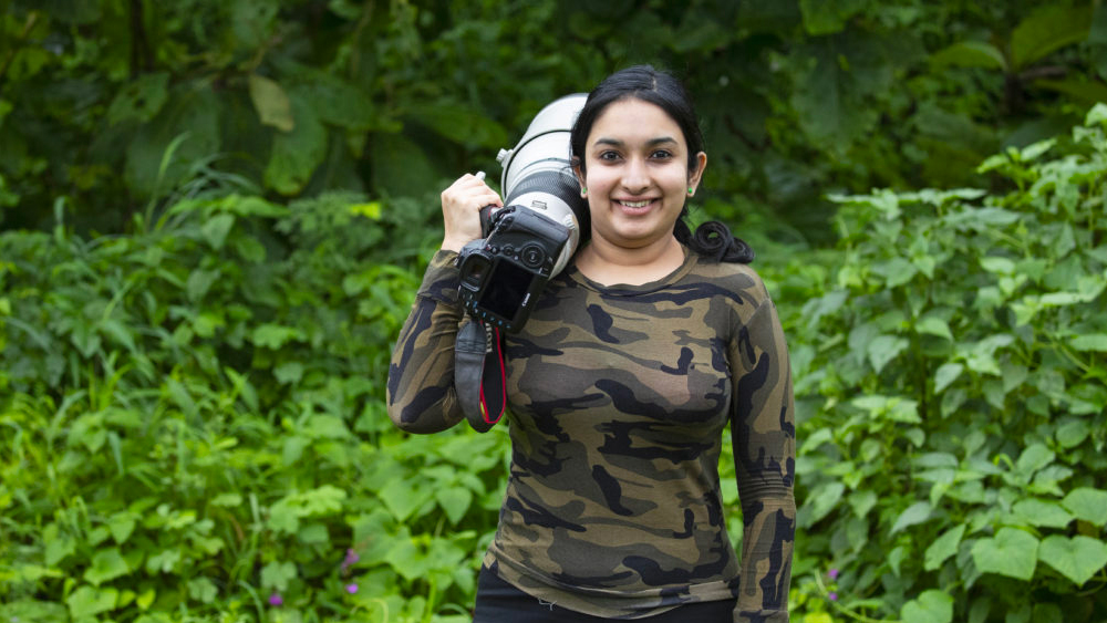 দেশ বিদেশের বহু সম্মানের পালক ইতিমধ্যেই জায়গা করে নিয়েছে ঐশ্বর্যার মুকুটে। সে সব নিয়ে ভাবতে চান না। ভবিষ্যতেও বন্যপ্রাণকে ফ্রেমবন্দি করে যেতে চান আরণ্যক গন্ধ গায়ে মেখে।  (ছবি: সোশ্যাল মিডিয়া)