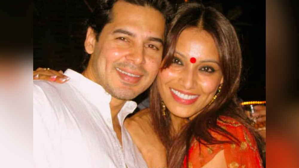 পরে জন আব্রাহাম, হরমন বাওয়েজা-সহ একাধিক পুরুষ এসেছেন বিপাশার জীবনে। ২০১৬ সালের ৩০ এপ্রিল তিনি বিয়ে করেন কর্ণ সিংহ গ্রোভারকে। অন্য দিকে, ডিনোর সঙ্গেও অভিনেত্রী লারা দত্ত, ফ্যাশন ডিজাইনার নন্দিতা মহান্তিকে জড়িয়ে গুঞ্জন শোনা গিয়েছে। তবে ডিনো এখনও অবিবাহিত।