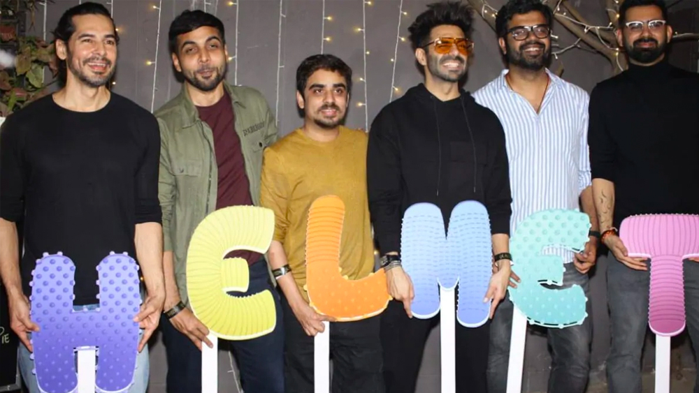 ওয়েব সিরিজ ছাড়াও ডিনো কাজ করছেন ‘হেলমেট’ ছবিতে। জানিয়েছেন, ভাল সুযোগ পাননি বলেই এত দিন কাজ করেননি।