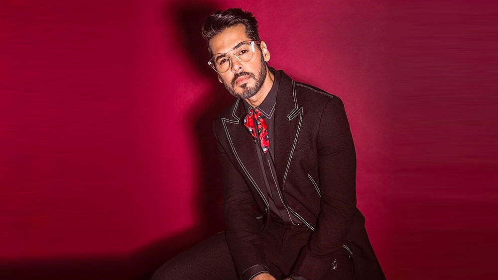 অনেক প্রত্যাশা জাগিয়ে শুরু করলেও ডিনোর নামের পাশে বসে যায় ‘বিস্মৃত’ পরিচয়। ওটিটি প্ল্যাটফর্মের সাহায্যে আবার নতুন ইনিংস শুরু করতে চাইছেন তিনি।