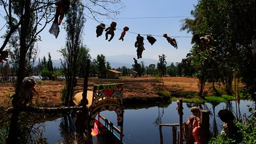 সত্যিই জুলিয়ান নালায় কোনও বাচ্চা মেয়ের মৃতদেহ দেখেছিলেন কি না, তার আত্মা এই দ্বীপে ঘুরে বেড়াত কি না, সে সবের উত্তর এখনও অজানা।