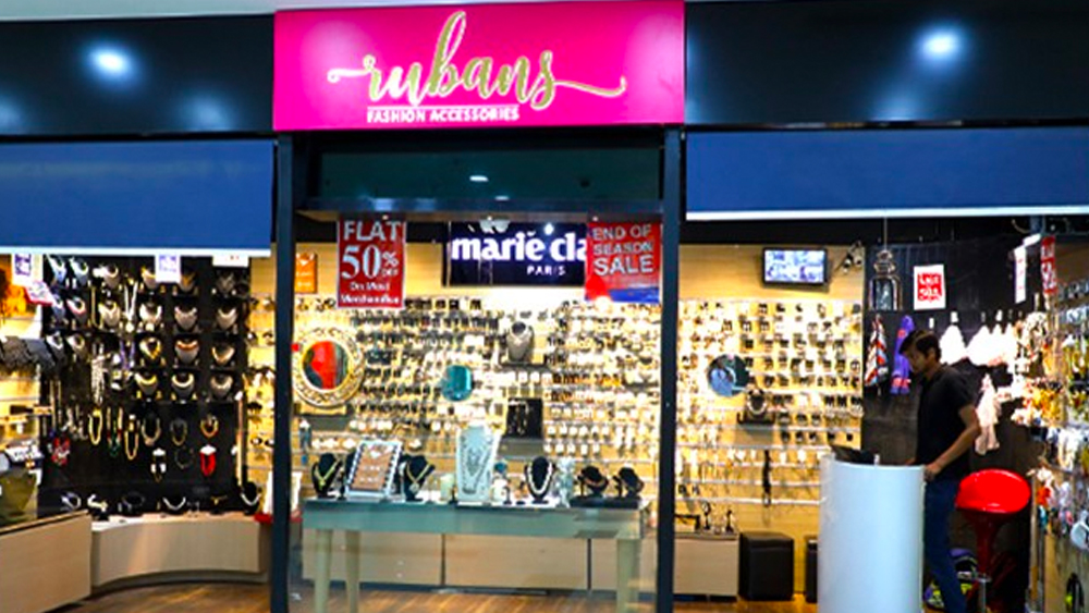 তিনি চিনু কালা। রুবানস অ্যাকসেসরিজের মালিক। ১৯৮১ সালে ১০ অক্টোবর রাজস্থানে জন্ম তাঁর। প্রথাগত শিক্ষার সুযোগ তিনি পাননি। বাস্তব অভিজ্ঞতাই তাঁর শেখার মূল প্রেরণা।