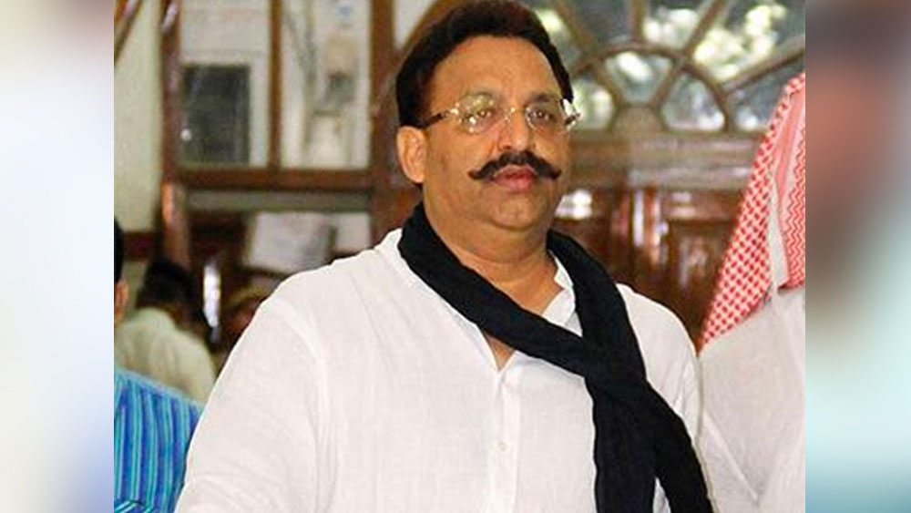 অপরাধ জগতে হাতেখড়ির পর গজরাজ সিংহের ছত্রছায়া থেকে সরে গিয়ে নয়ের দশকে মুন্না নাম লিখিয়েছিলেন মুখতার আনসারির দলে।