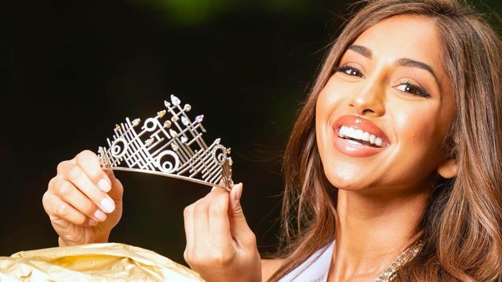 গত ২৮ অক্টোবর মেলবোর্নের পাঁচতারা হোটেল সোফিটেল মেলবোর্ন অন কলিন্‌সে এই প্রথম ভার্চুয়ালি মিস ইউনিভার্স অস্ট্রেলিয়া প্রতিযোগিতা হয়। অতিমারির কারণেই এই ব্যবস্থা।