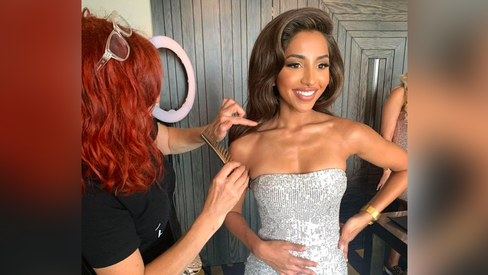 কে মারিয়া থাটিল? ২৭ বছরের মারিয়া একজন মেক-আপ শিল্পী। ফেসবুক, ইনস্টাগ্রামে তিনি মেক-আপ সম্পর্কে নানা তথ্য শেয়ার করেন। তাঁর একটি ইউটিউব চ্যানেলও আছে। তাতে লাইফস্টাইল এবং মেক-আপের নানা ভিডিয়ো শেয়ার করেন তিনি।