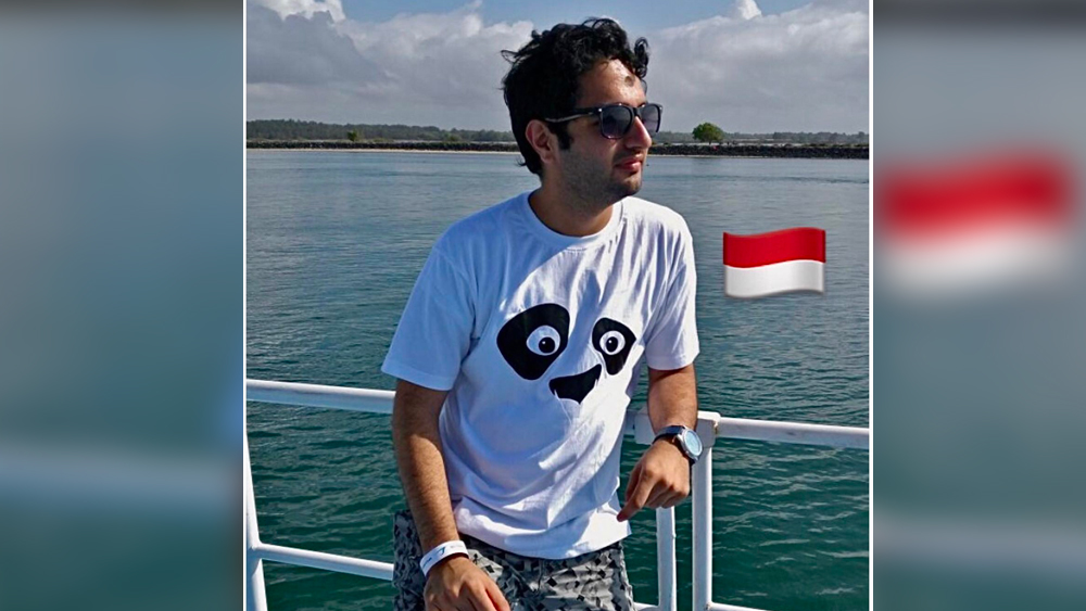 মুম্বইয়ের এক পার্সি পরিবারে জন্ম পরজানের। ভাই এবং মা-বাবার সঙ্গে মুম্বইয়েই থাকেন পরজান। এইচ আর কলেজ অব কমার্স অ্যান্ড ইকনমিক্স থেকে স্নাতক তিনি।