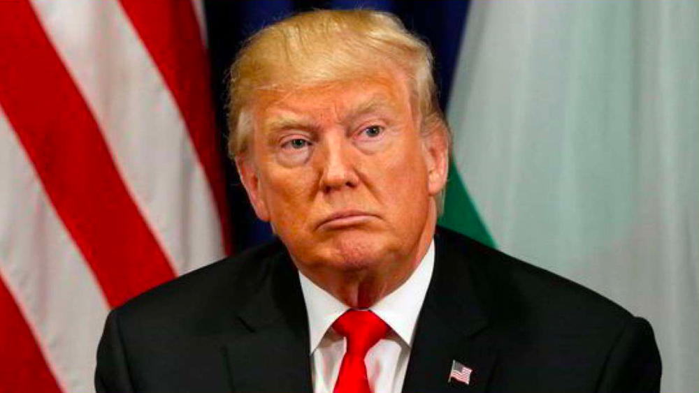 কিন্তু আবার ট্রাম্প নিজেই নির্বাচনের আগে ভারতকে ‘নোংরা দেশ’ বলে বসেন! প্যারিস জলবায়ু চুক্তি থেকে সরে আসার যুক্তি দিতে গিয়ে ভারত ও তাঁর বাতাসকে ‘নোংরা’ বলেন ট্রাম্প।