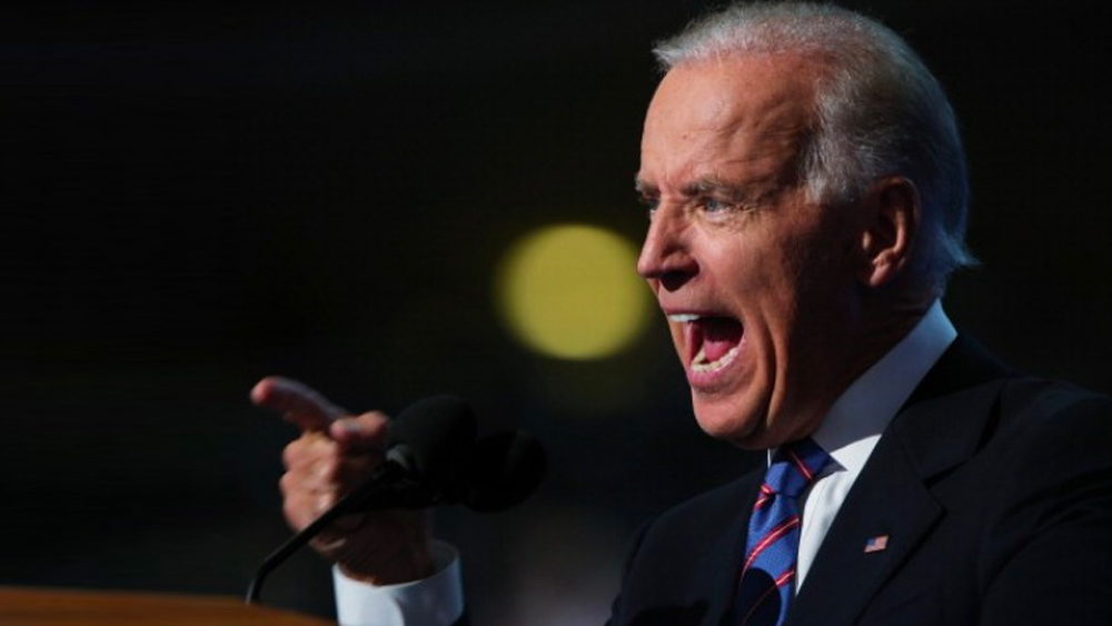 প্রতিক্রিয়ায় বাইডেন এক টুইটে লিখেছেন, ‘প্রেসিডেন্ট ভারতকে নোংরা বলেছেন। বন্ধু (মিত্র দেশ) সম্পর্কে কেউ এ ভাবে কথা বলে না। এই ভাবে জলবায়ু পরিবর্তনের মতো বিশ্বজনীন সমস্যার সমাধান করা যাবে না। কমলা হ্যরিস ও আমি ভারতের সঙ্গে সম্পর্ককে গভীর মর্যাদা দিই। শ্রদ্ধাবোধকে আমরা আমেরিকার বিদেশনীতির কেন্দ্রে নিয়ে আসব’।