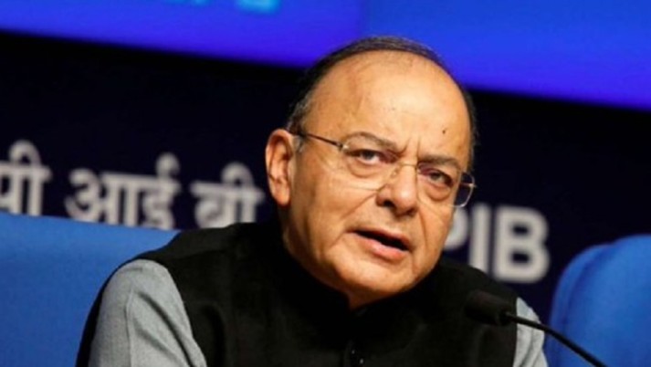 দুঁদে আইনজীবী, অভিজ্ঞ রাজনীতিকের পাশাপাশি আদ্যন্ত ক্রিকেটপ্রেমীও ছিলেন প্রয়াত জেটলি। ক্রিকেট প্রশাসক
হিসেবে এক দশকেরও বেশি সময় ছিলেন দিল্লি ক্রিকেট অ্যাসোসিয়েশনের সভাপতি। সুসম্পর্কের খাতিরে তিনিই প্রস্তাব দিয়েছিলেন সহবাগের বাবাকে যেন তাঁর বাংলোয় বিয়ের অনুষ্ঠান হয়। সে সময় দিল্লির ওই বাংলোয় তিনি থাকছিলেন না। তাঁর উদ্যোগেই বাংলোয় বিয়ের প্রস্তুতি করা হয়। তবে শেষ অবধি নির্বাচনী প্রচারের জন্য বিয়ের অনুষ্ঠানে থাকতে পারেননি জেটলি স্বয়ং।