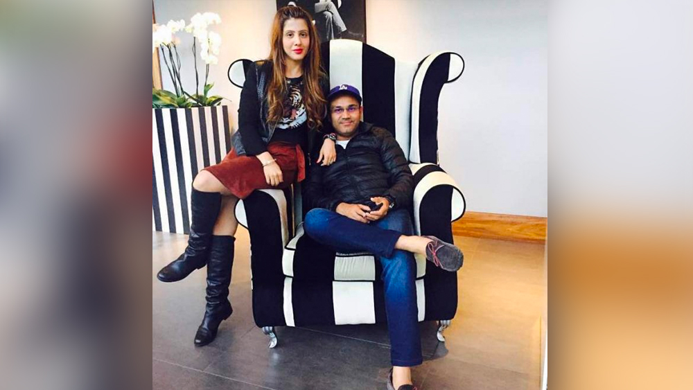 কৃষ্ণন এবং কৃষ্ণা সহবাগের ছেলে বীরুর ক্রিকেট খেলার শখ অবশ্য ছোটবেলা থেকেই। ৪ ভাইবোনের মধ্যে তৃতীয় বীরুর জন্ম ১৯৭৮ সালের ২০ অক্টোবর। ছেলের শখপূরণ করতে শৈশবেই প্রশিক্ষণের ব্যবস্থা করেন তাঁর বাবা।