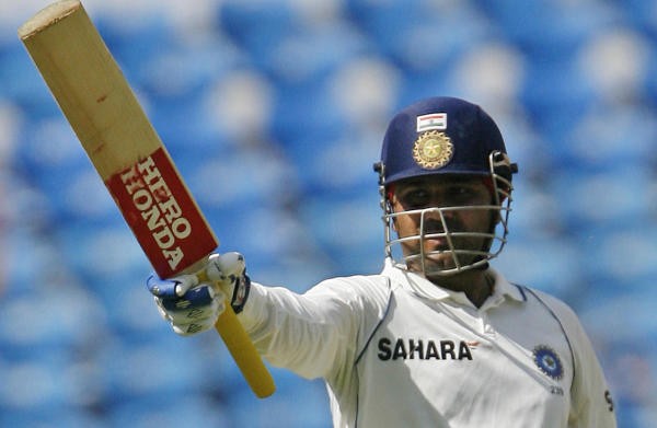 শেষের দিকে ফর্মের ধারা ব্যাহত হয়েছিল তাঁরও। তবে কেরিয়ারকে দীর্ঘ করেননি তিনি। সবরকমের আন্তর্জাতিক ক্রিকেট এবং আইপিএল থেকে তিনি অবসর নেন ২০১৫ সালে।