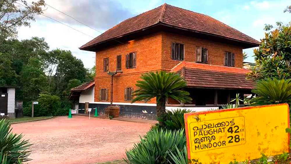 কারণ জাপানেই ‘লুকিয়ে’ রয়েছে কেরলের এক গ্রাম। সেই গ্রামে পৌঁছলে ভুলেই যাবেন যে, আপনি আদতে জাপানে রয়েছেন।