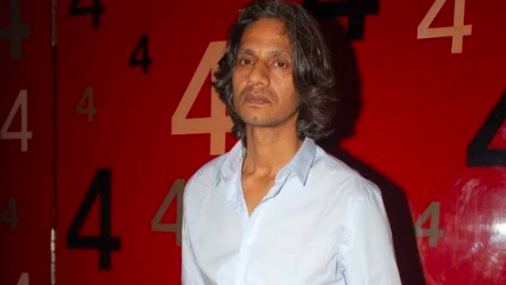 সহ-অভিনেত্রীর দায়ের করা শ্লীলতাহানির অভিযোগের ভিত্তিতে শ্যুটিং চলাকালীন বিজয়কে গ্রেফতারও করা হয়। যদিও একইদিনে জামিন পন তিনি।