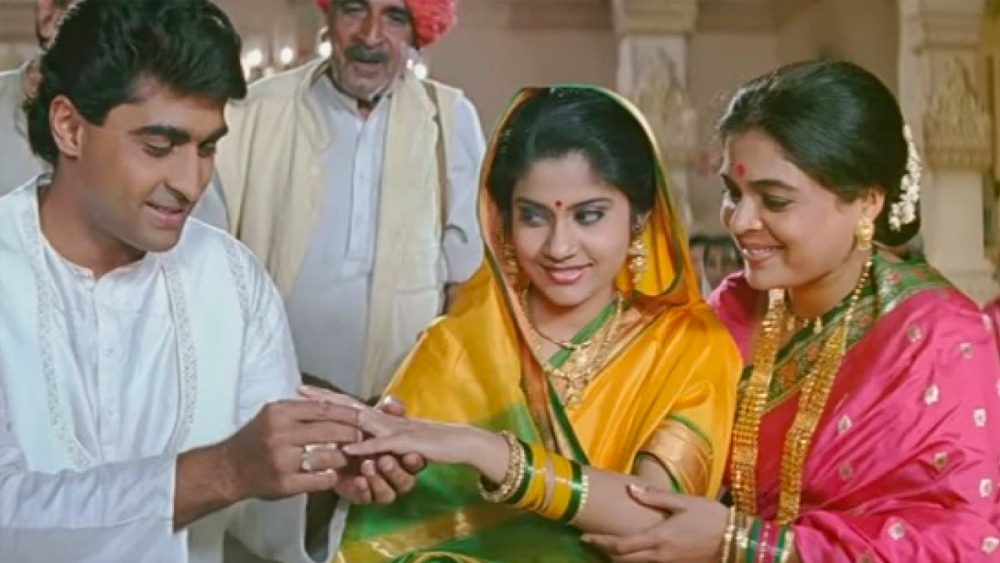 তবে ভারতীয় দর্শক তাঁকে চিনেছেন মূলত ১৯৯৪ সালের ফিল্ম ‘হম আপকে হ্যায় কৌন’-এই।