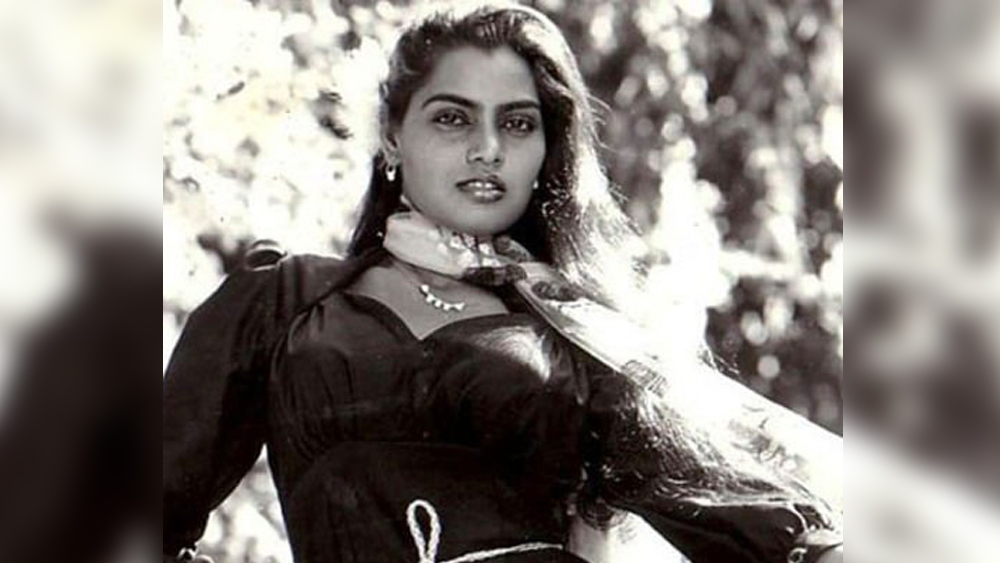 ১৯৯৬ সালে ২৩ সেপ্টেম্বর কেরিয়ারের শিখরে থাকার সময়ই রহস্যজনক ভাবে মৃত্যু হয় তাঁর। চেন্নাইয়ে নিজের বাড়িতে তাঁর ঝুলন্ত দেহ উদ্ধার হয়েছিল।