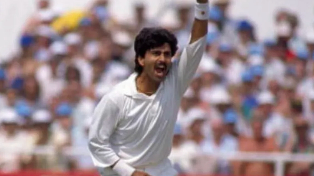 কিন্তু সন্ধ্যার সঙ্গে প্রভাকরের দাম্পত্য ক্ষতে প্রলেপ পড়েনি। কয়েক বছর পরে ২০০৬ সালে প্রভাকরের বিরুদ্ধে আদালতে পণের দাবিতে নির্যাতনের অভিযোগ করেন সন্ধ্যা।