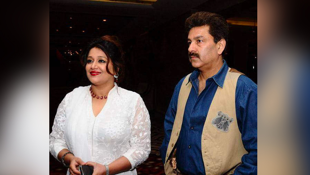 বর্তমানে অবশ্য প্রভাকর দিল্লিতে থাকেন ফরহীনের সঙ্গে। তাঁদের বড় ছেলে রাহিলের বয়স ২০ বছর। ছোট ছেলে মানবংশ ১৫ বছরের। মনোজ প্রভাকর এবং তাঁর প্রথম স্ত্রী সন্ধ্যার একমাত্র ছেলে রোহনও তাঁর স্ত্রী ও সন্তান-সহ থাকেন তাঁদের সঙ্গে।