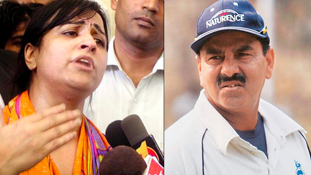 সন্ধ্যার অভিযোগ, প্রয়াত লক্ষ্মীচাঁদের ফ্ল্যাটের তালা খুলে সেটি জবরদখল করেছে মনোজের লোকজন। অন্যদিকে, প্রাক্তন স্ত্রীর এই অভিযোগ অস্বীকার করেন প্রভাকর। দু’ পক্ষের এই চাপান-উতোর ঘিরে জল গড়ায় বহু দূর।