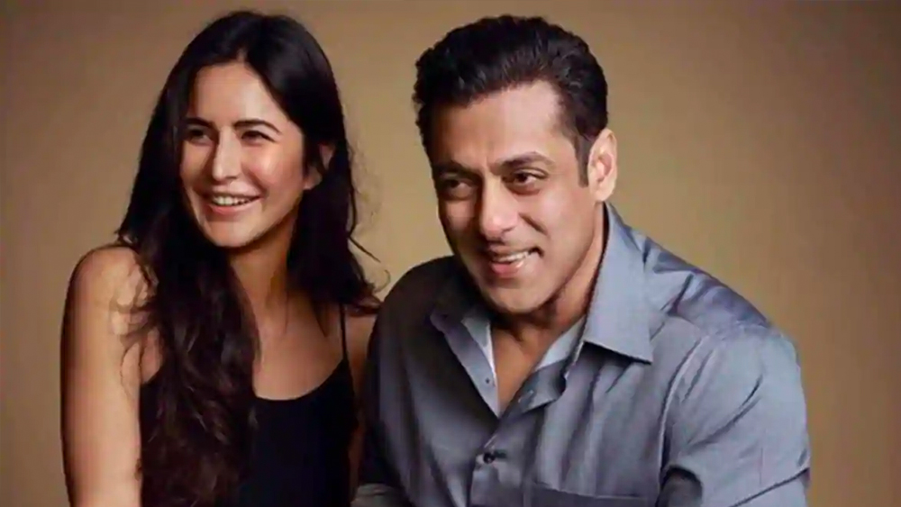 এই ঘটনা অবশ্য লাকি হয়ে ওঠে ক্যাটরিনার কাছে। কারণ এর পরই ক্যাটরিনার পরিচয় হয় সলমনের সঙ্গে।