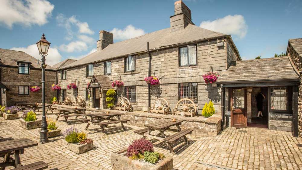 ইংল্যান্ডের বলভেন্টরের আর এক প্রাচীন হোটেল ‘জামাইকা ইন’ শুরু হয়েছিল ১৭৫০ খ্রিস্টাব্দে।