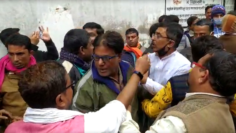 BJP's inner clash came out in public in front of minister of other state dgtld