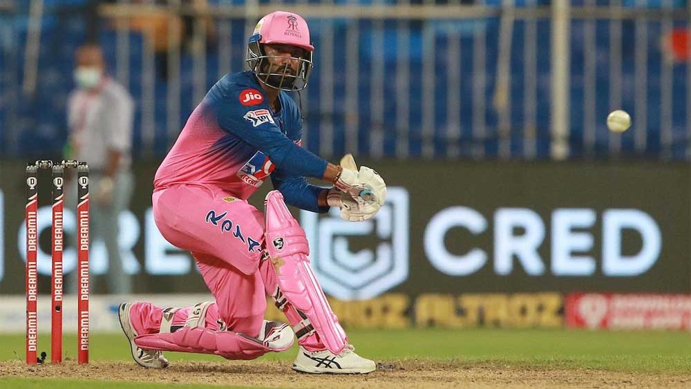 রাহুল তেওটিয়া: রাজস্থান রয়্যালসের এই অলরাউন্ডার নজর কেড়েছেন এ বারের আইপিএল-এ। ১৪ ম্যাচে ২৫৫ রান এবং ১০ উইকেট নিয়ে তিনি হয়ে উঠেছিলেন দলের ভরসা।