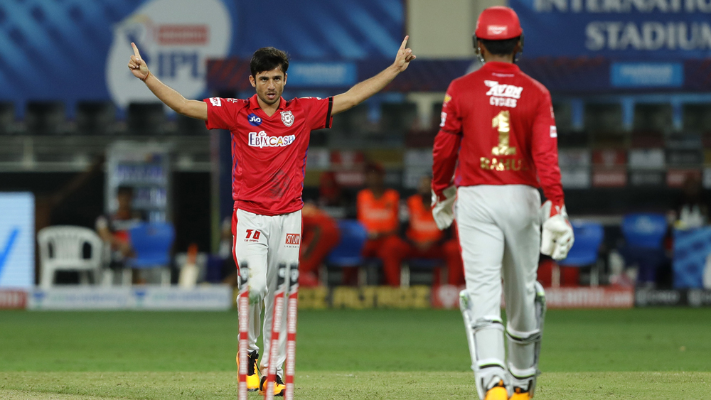 রবি বিষ্ণোই: স্পিনারদের প্রতি কলকাতার টান বরাবরের। পঞ্জাবের হয়ে এ বারের আইপিএল-এ নজর কেড়েছিলেন রবি। ১৪ ম্যাচে নিয়েছিলেন ১২টি উইকেট।